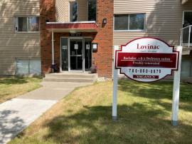 Great Downtown Location. - Lovinac Manor Apartments | One Bedroo