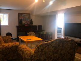 Furnished room for international student available in Surrey